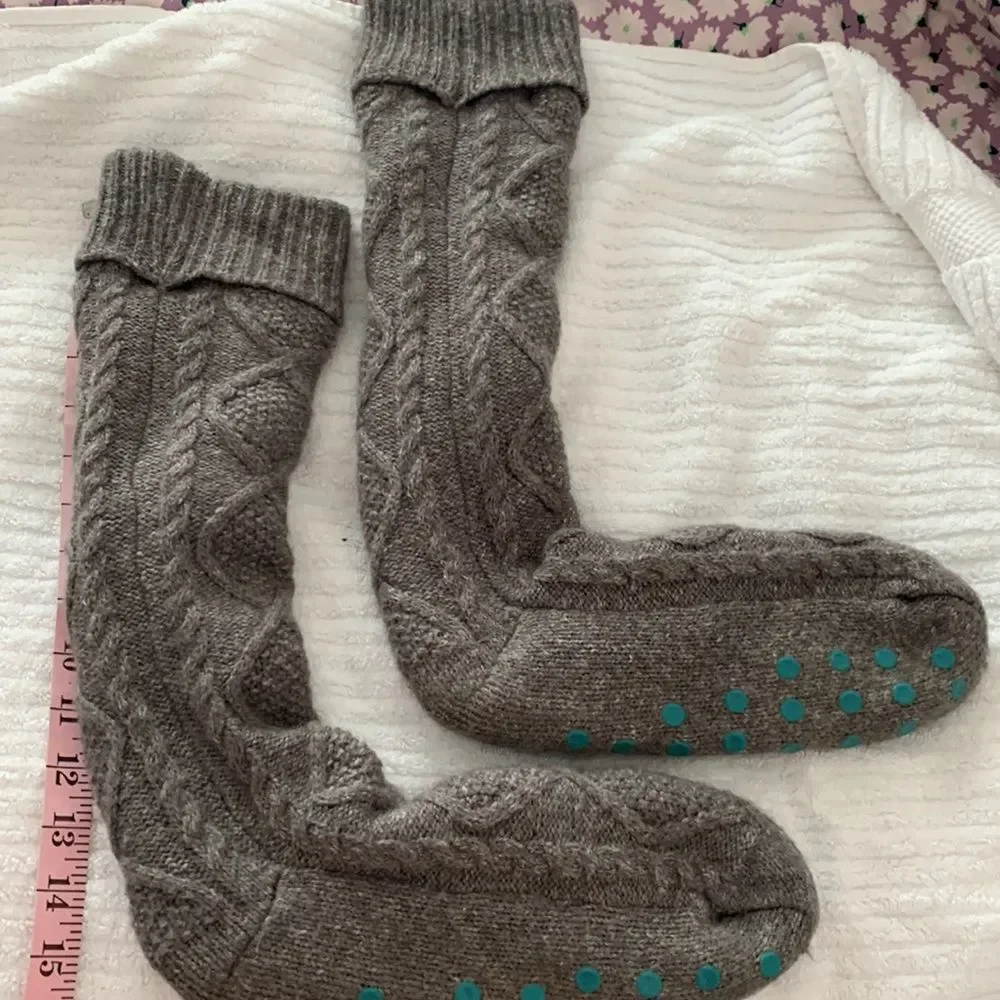 Muk Luks Cozy Feet Fireside Cabin Socks